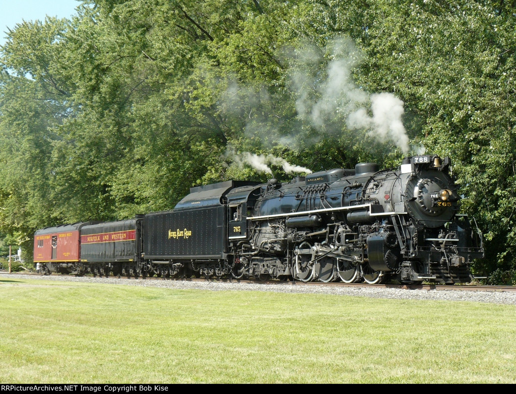 765 with its cistern and tool car heading to the Portland wye