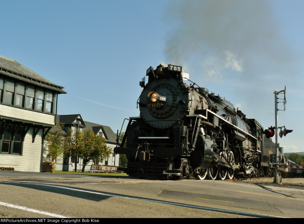 About to cross Analomink Street at 4:22 p.m. 