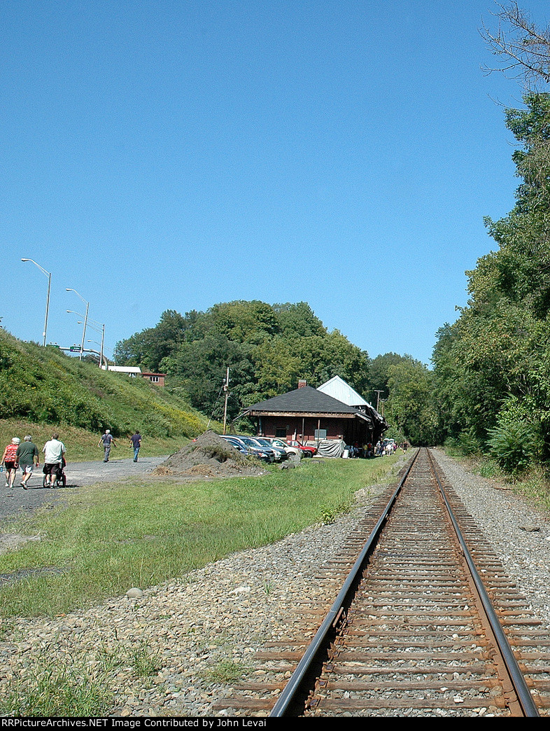 DL Pocono Main at DWG Station