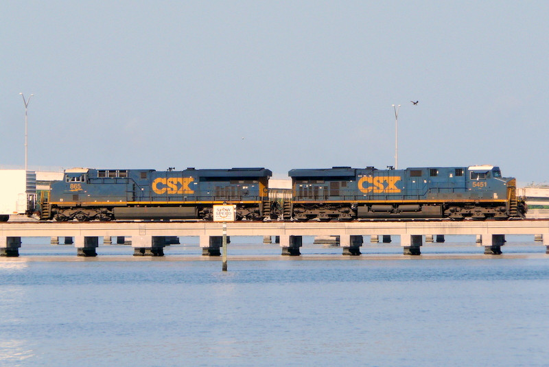 CSX 5451 & 865