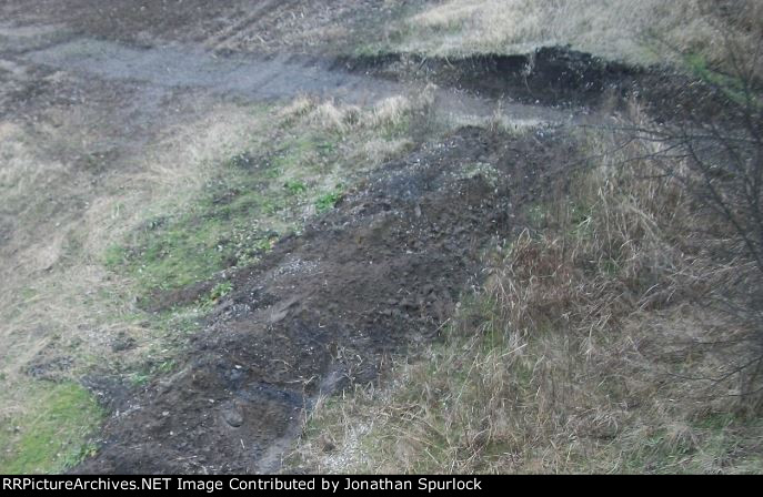 Passageway through now abandoned ROW 