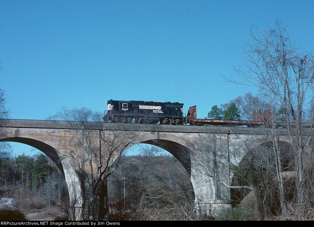 NS local #35 heads south across Coneross Creek bridge.