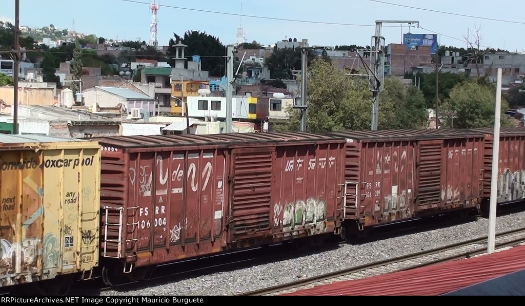FSRR Box Car with graffiti