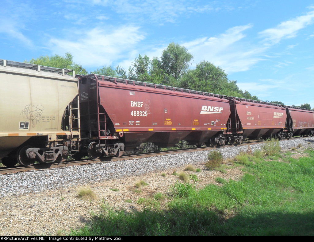 BNSF 488329 485302
