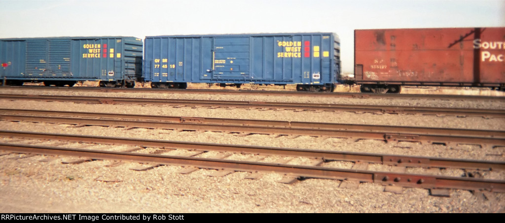 Golden West Service FMC 5283 converted to single door