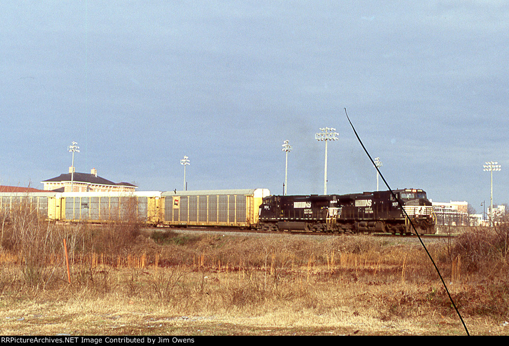 NS eastbound coming into Columbia.