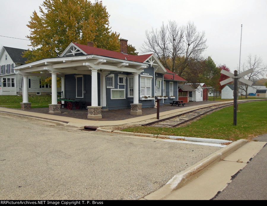 MILW Fox Lake, WI Depot