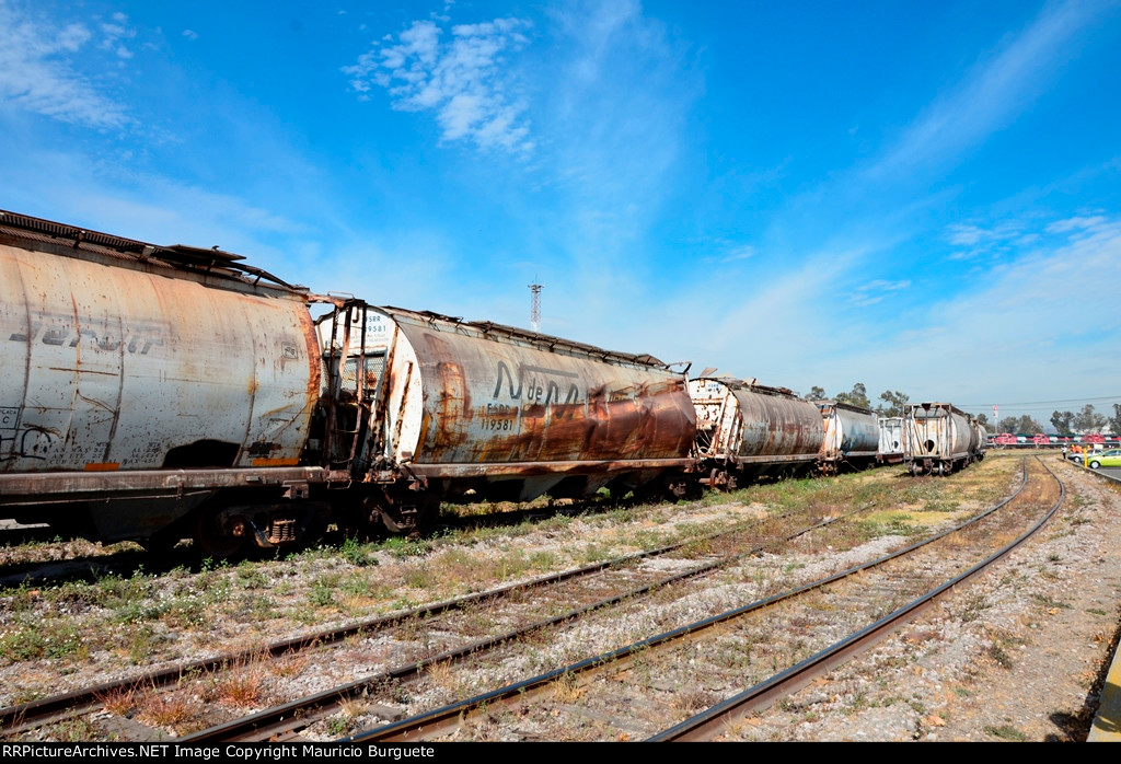 FSRR Wrecked Cylindrical Hoppers