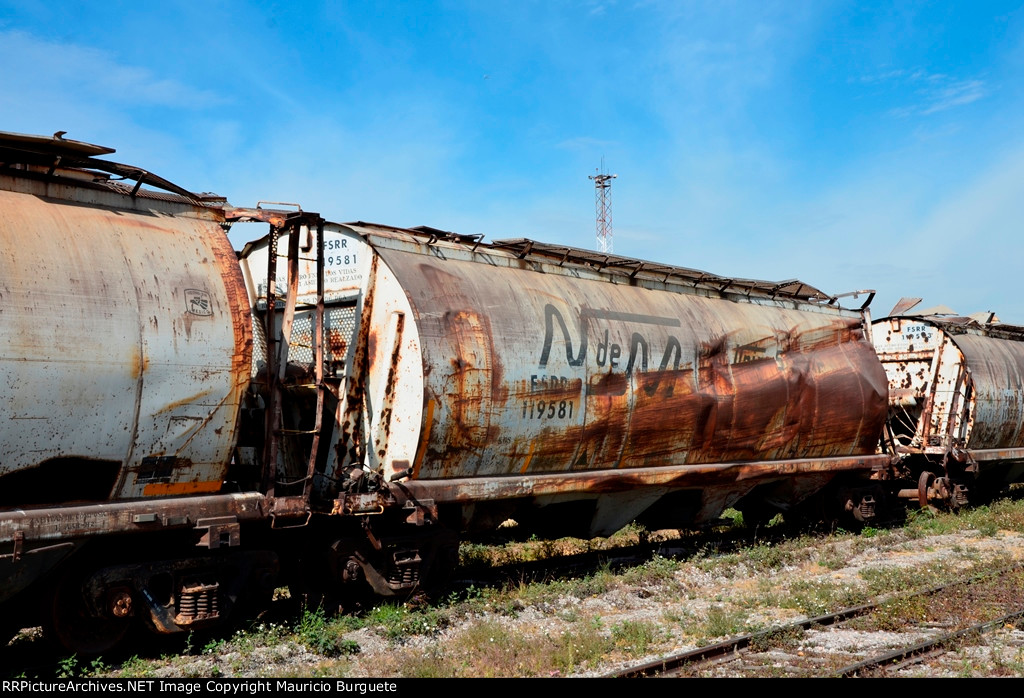 FSRR Wrecked Cylindrical Hoppers