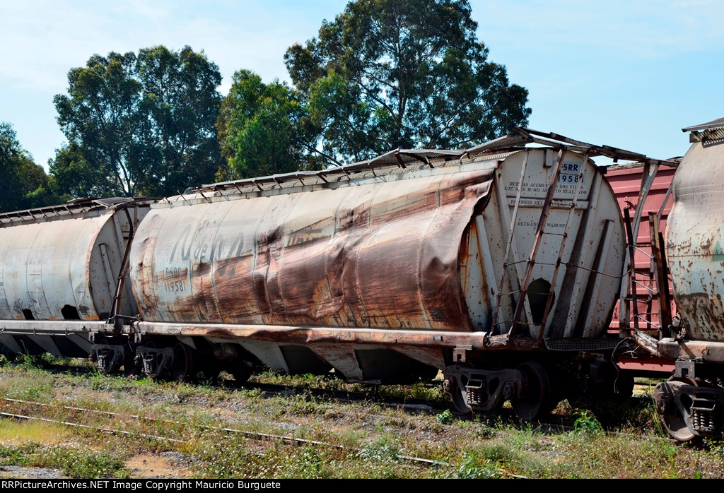 FSRR Wrecked Cylindrical Hoppers