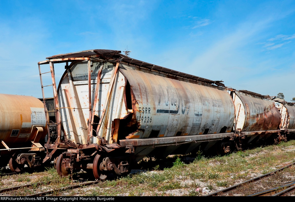 FSRR Wrecked Cylindrical Hoppers