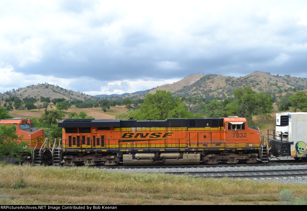 BNSF 7832