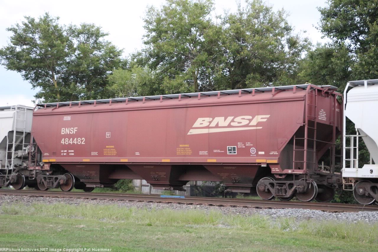 BNSF 484482