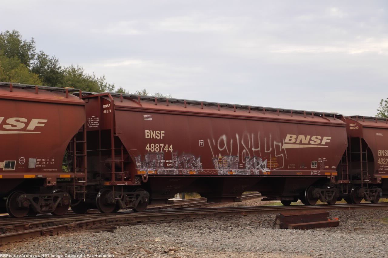 BNSF 488744