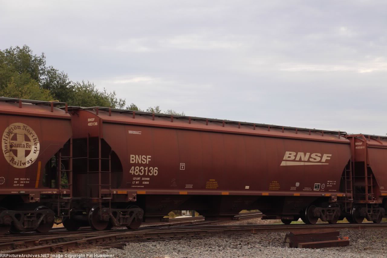 BNSF 483136