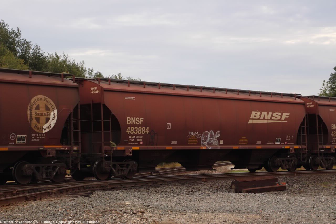 BNSF 483884