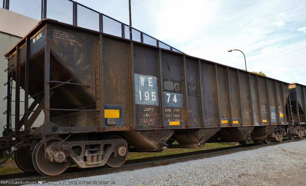 WE 19574 betrays it's DRGW heritage.