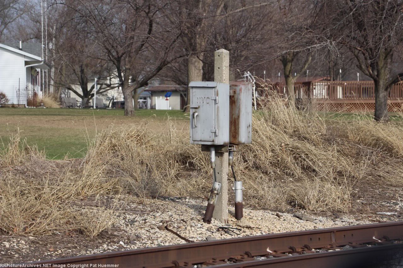 IC/NYC crossing pushbutton boxes