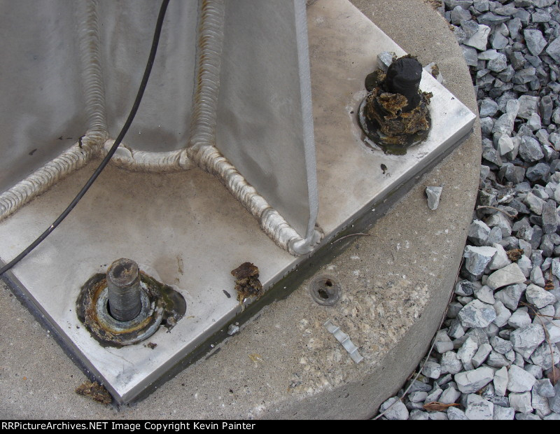 Old signal hardware dismantling    