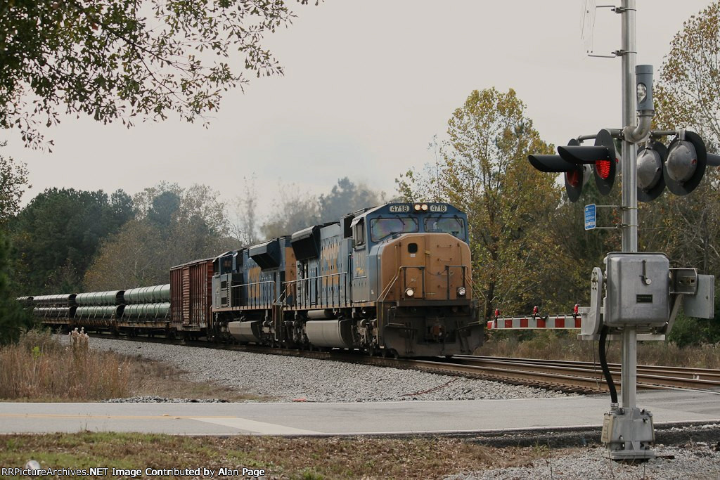 CSX SD70MAC 4718 and SD70ACe 4840