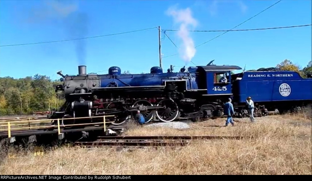 RBMN 425 turning on Turntable Fall Foliage 2015 