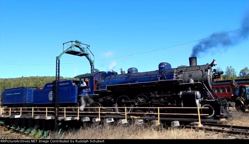 RBMN 425 turning on Turntable Fall Foliage 2015 