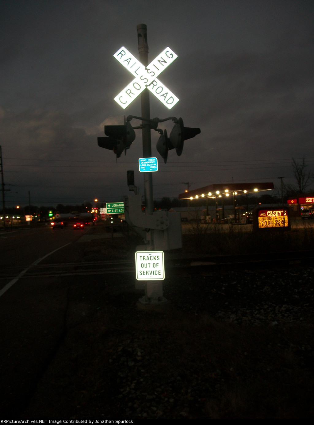 Inactive highway crossing signal, looking north