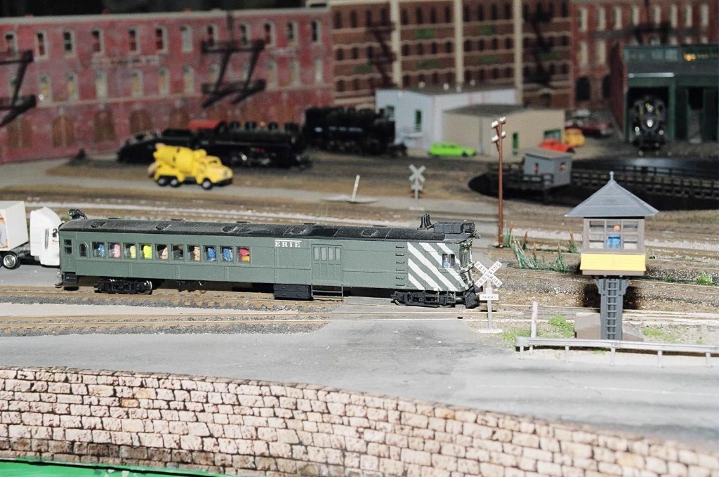 Doodlebug leaves the station: Model RR