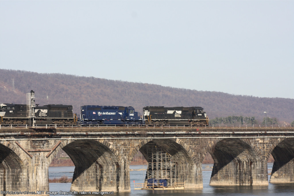 14 R manifest 1:20 pm