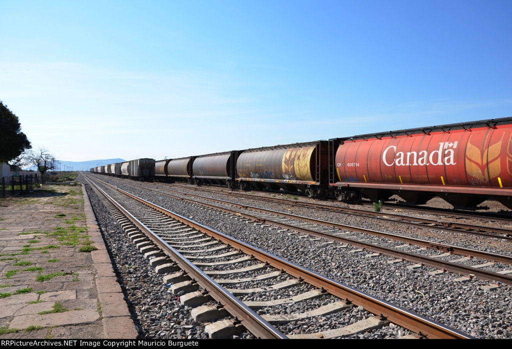 CP Canada Cylindrical Hoppers in the yard