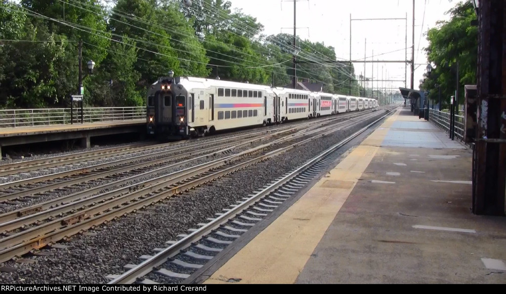 Cab Car 7003 Pulling In