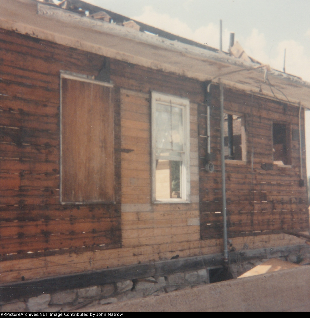 Dismantling former RI depot