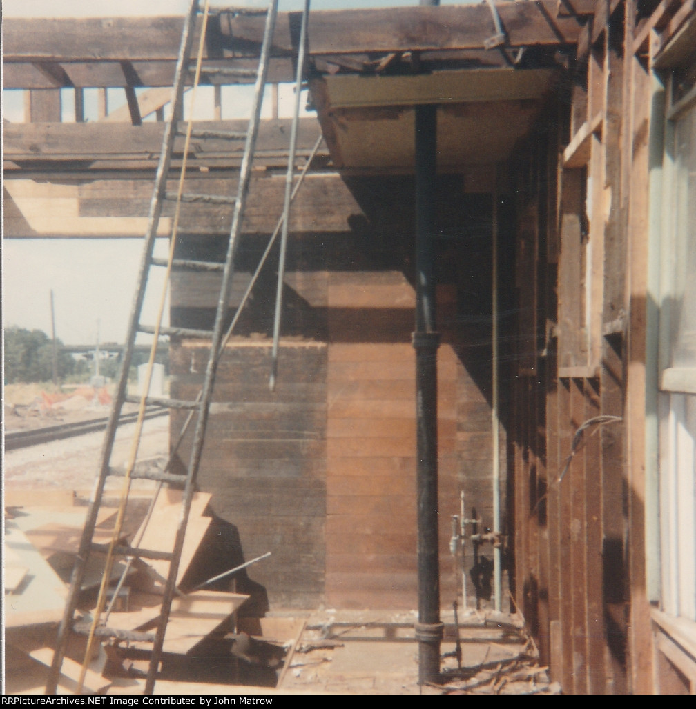 Dismantling former RI depot