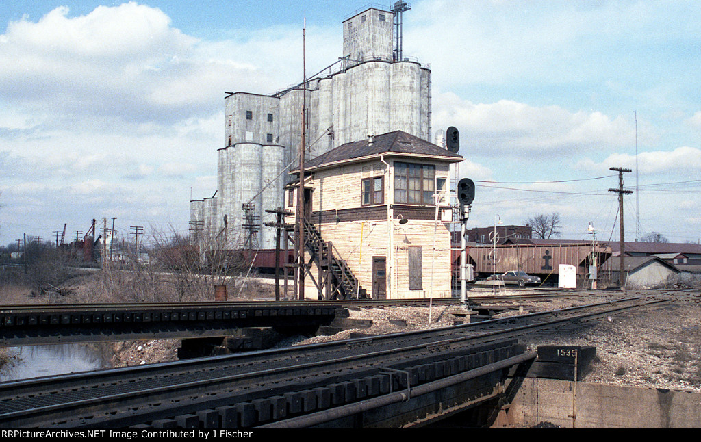 Interlocking tower & grain elevator
