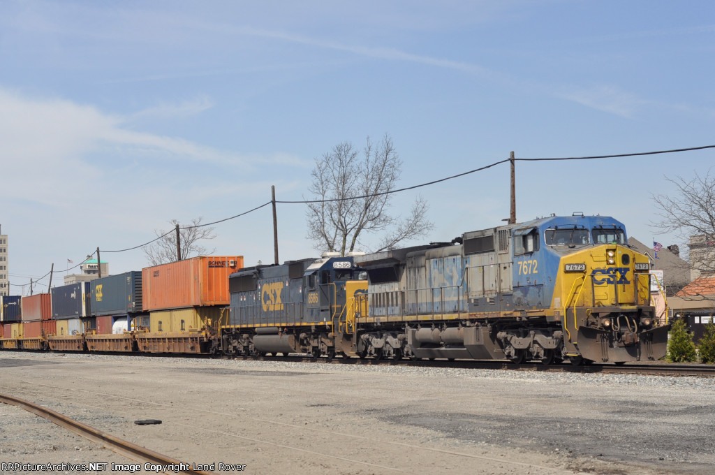 CSXT 7672 On CSX Q 041 Eastbound