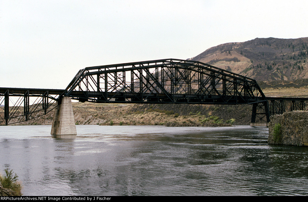GN/BN/BNSF bridge over the Columbia River