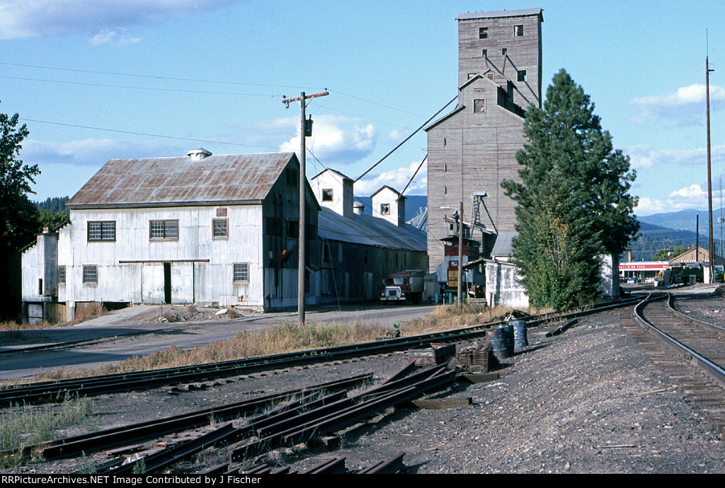 Grain elevator and warehouse