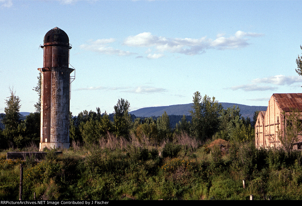 Industrial obelisk