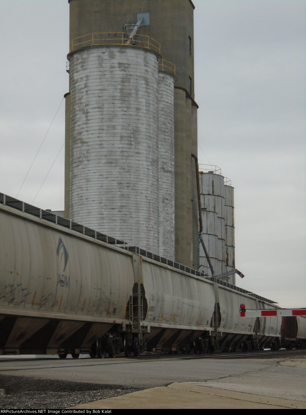 NS 9315 crossing Sandusky Street