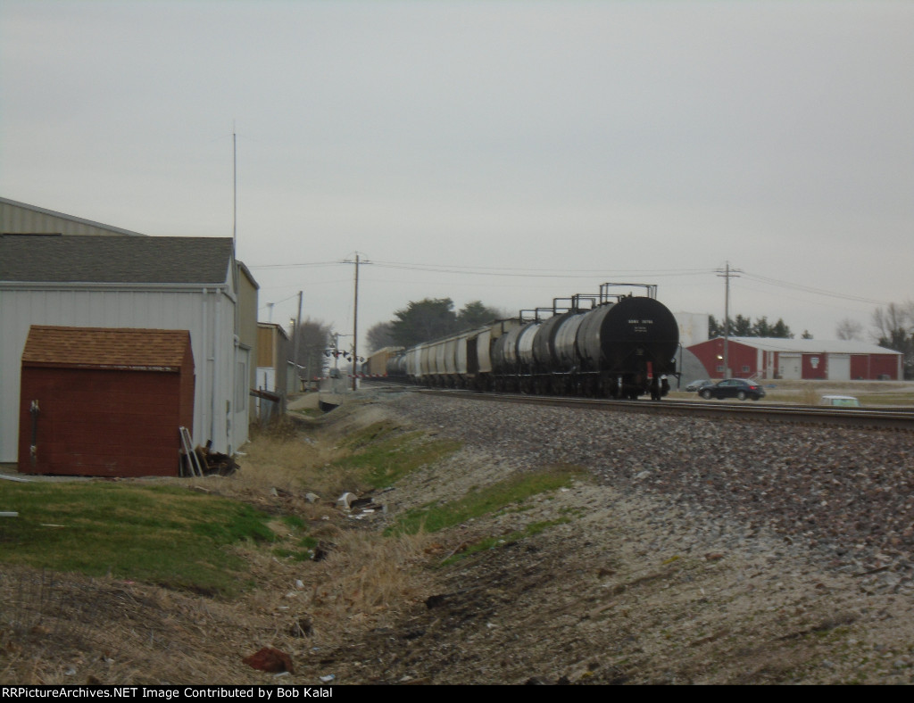 NS 9315 crossing Sandusky Street
