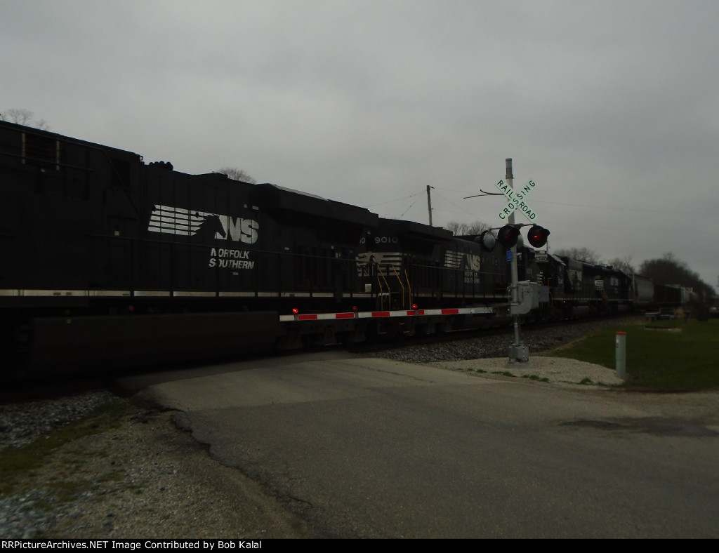NS crossing State Line Road