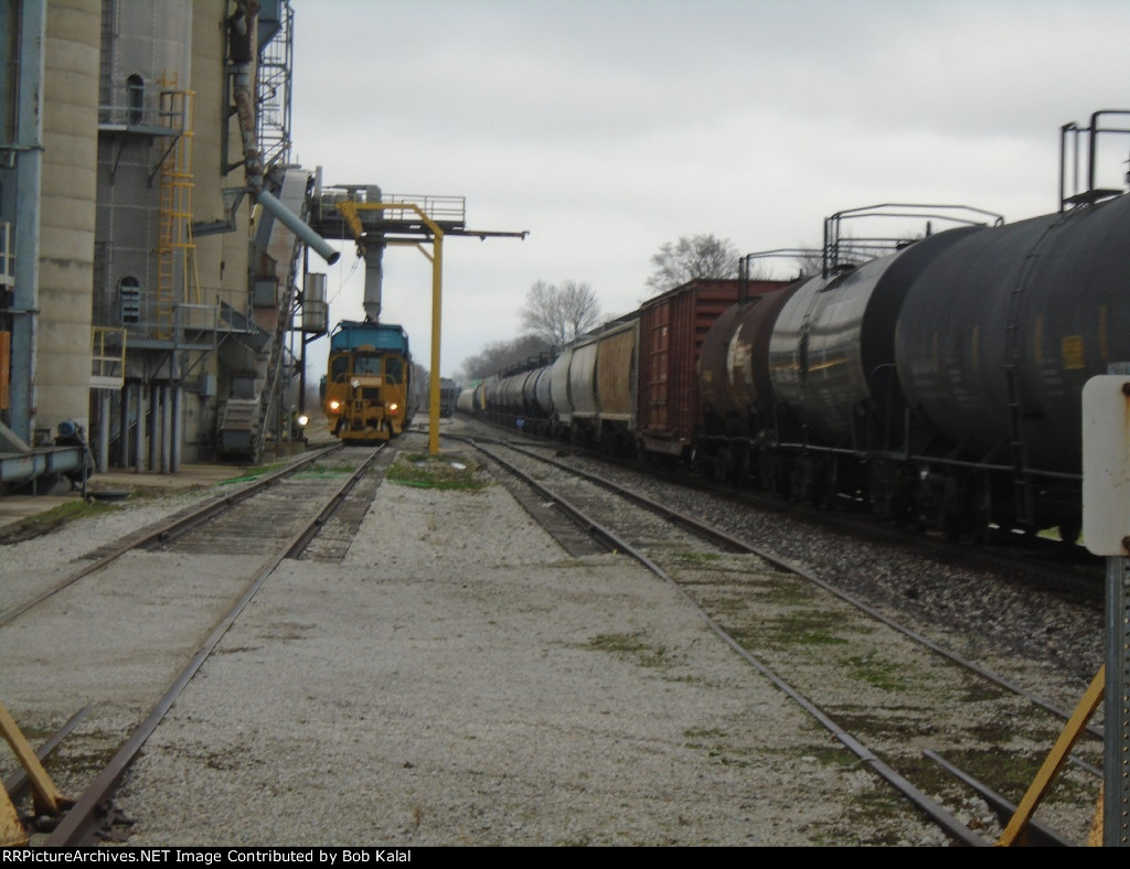 NS crossing State Line Road