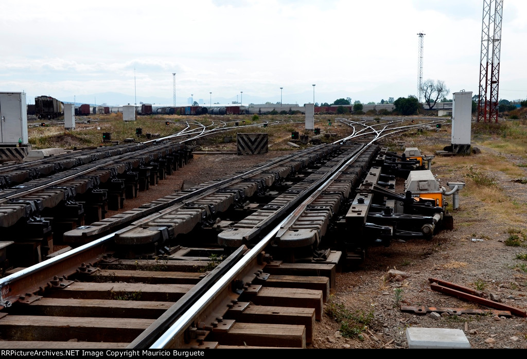 Ferrovalle classification yard secondary retarders and switches