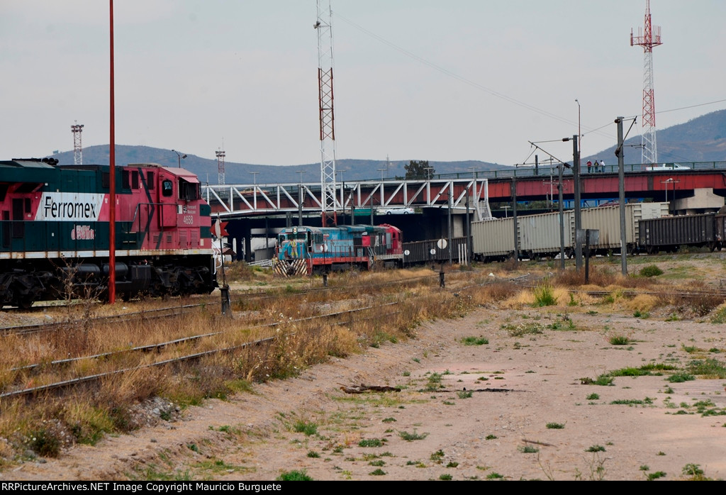 Ferrosur B23 Locomotives arriving to the yard