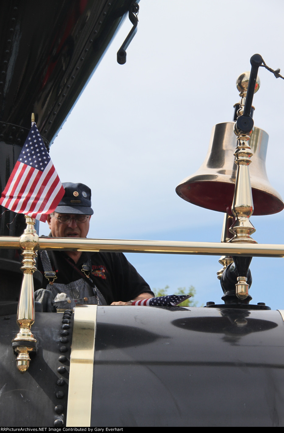 What makes Leviathan shine?