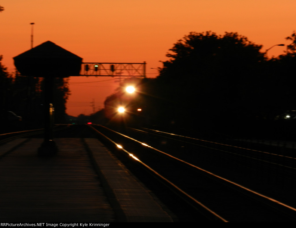 Inbound Metra At Arlington Heights