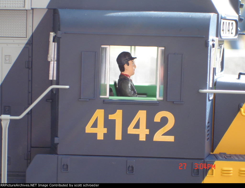 CSX 4142 Cab Shot