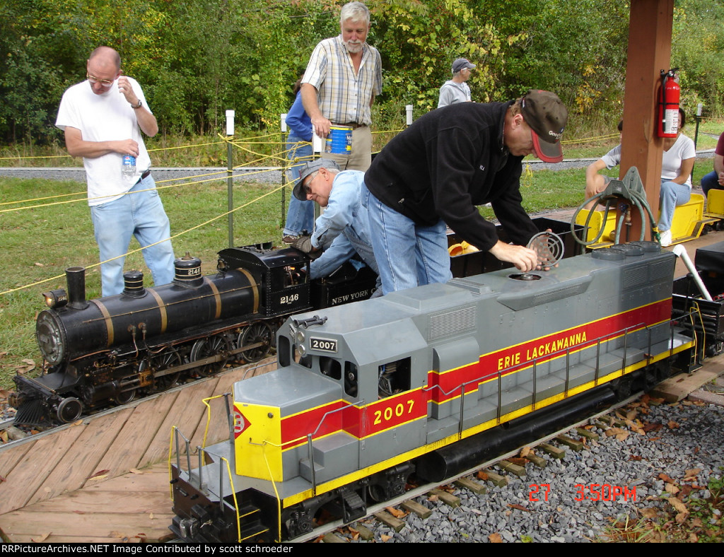 EL 2007 & NYC 2146 at the Marengo Sta.