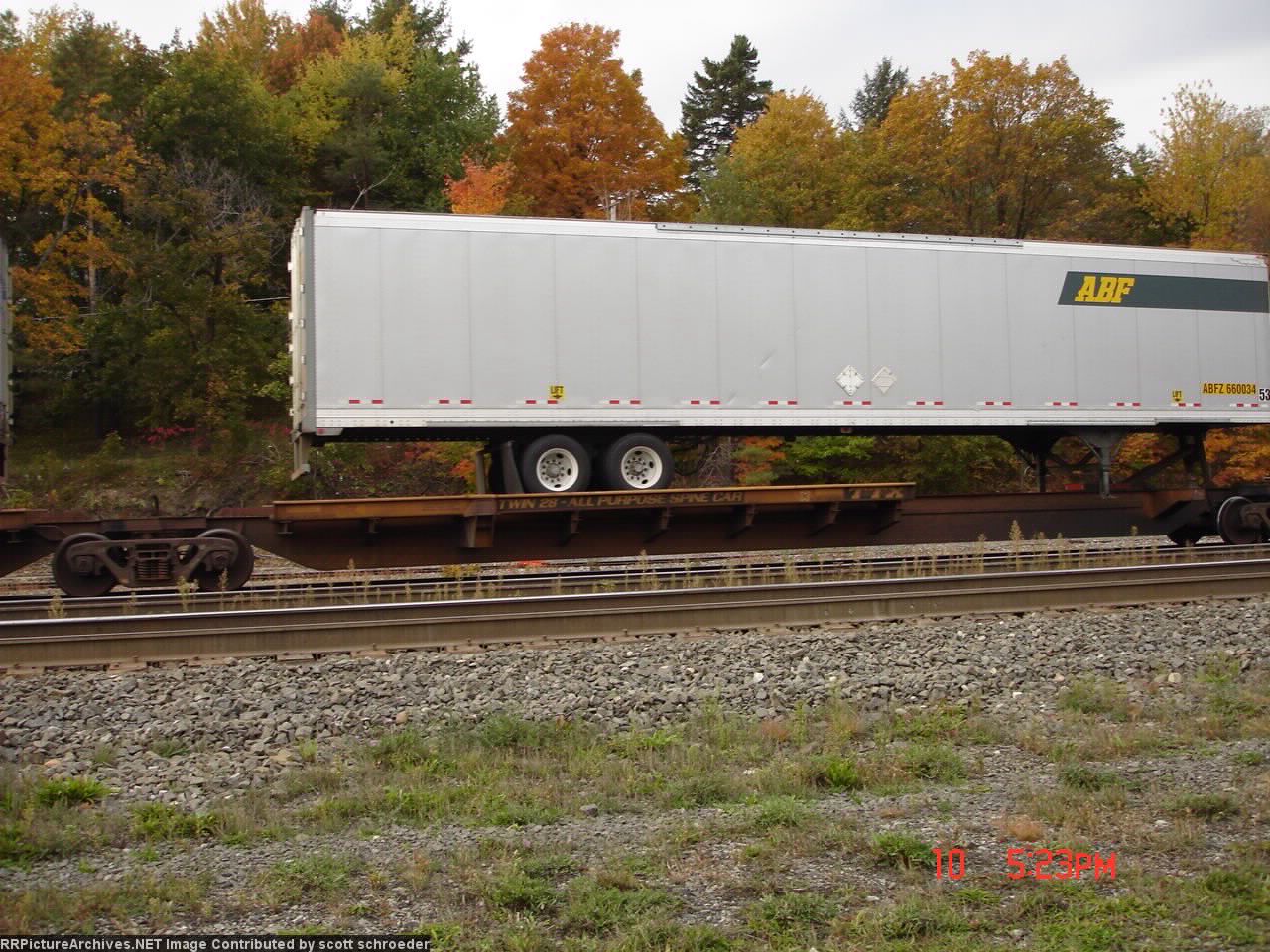ABFZ 660034 Trailer on a TTX Spinecar
