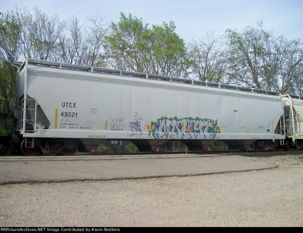 C214 UTCX 49021